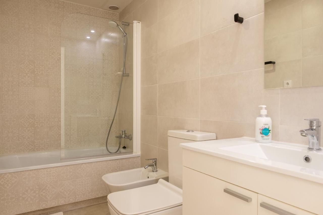 Bright, Brand New & Very Comfortable Apartment Valencia Exterior photo